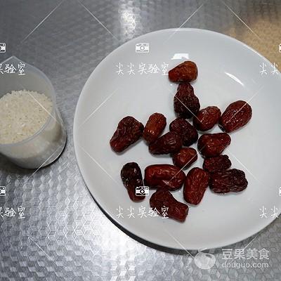 银耳小米红枣粥豆浆机做法（红枣粥雀巢营养早餐）(2)