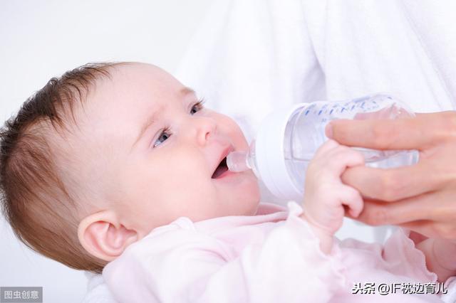 宝宝缺水吃母乳算补充水么（吃母乳要不要喂水）(4)