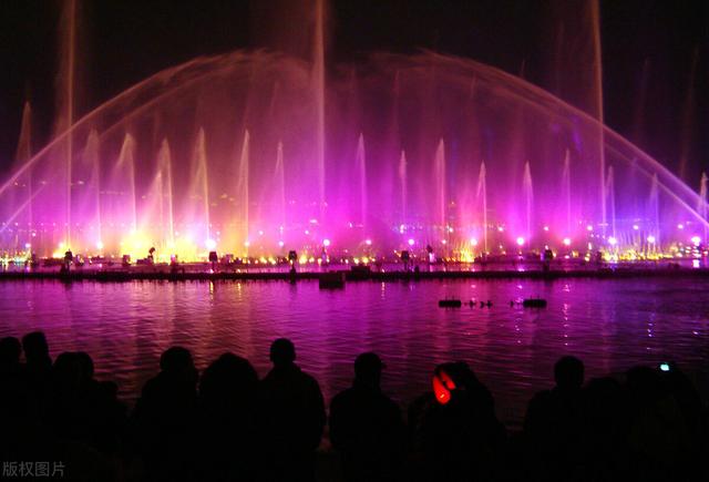 苏州金鸡湖风景音乐喷泉（华东最大的音乐喷泉就在苏州金鸡湖畔）(5)