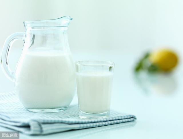 脱脂牛奶哪个适应减肥（脱脂牛奶是减肥期的得力助手还是）