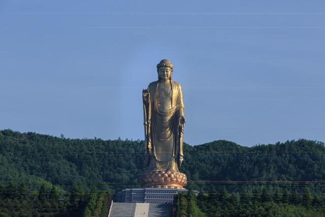 价值最高的佛像在哪个博物馆（曾耗费黄金108公斤打造的全球最大佛像--尧山中原大佛）(1)