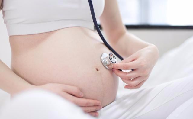 孕妇4个半月的时候胎儿的胎动多吗（三种情况的胎动）(1)