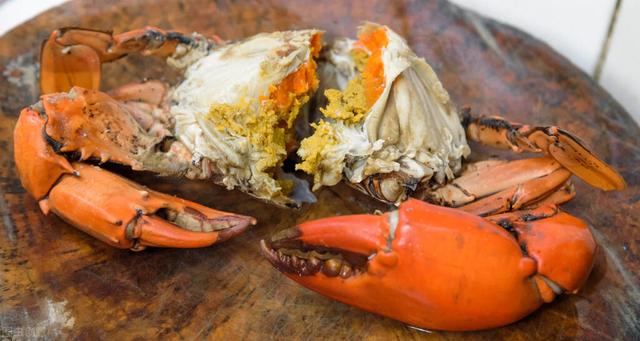 已经蒸熟的螃蟹可以放冰箱吗（蒸熟的螃蟹能过夜吗）(5)
