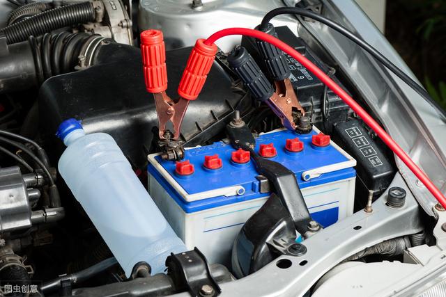 汽车蓄电池注意事项有哪些（汽车蓄电池维护）(1)