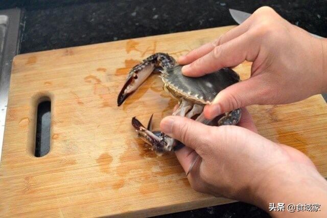 如何洗螃蟹才好吃又简单（爱吃螃蟹不会处理）(3)