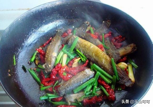泥鳅和黄鳝能怎么烧（泥鳅和黄鳝哪个更好吃）(7)