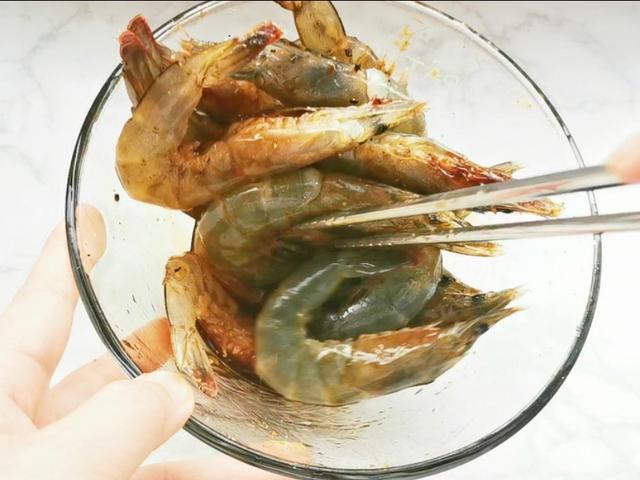 干煸油焖大虾家常做法（最简易版的干煸大虾）(4)