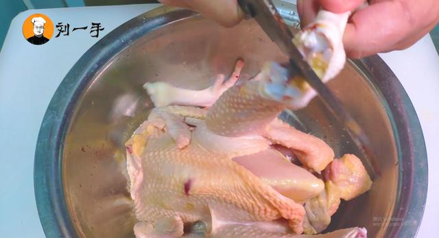 正宗粤菜豉油鸡做法（半碗生抽一只鸡）(3)