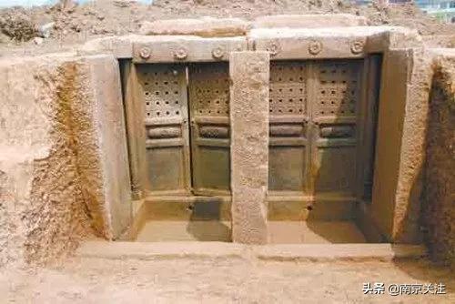 南京挖出千年的墓（南京挖到一个太监墓）(2)