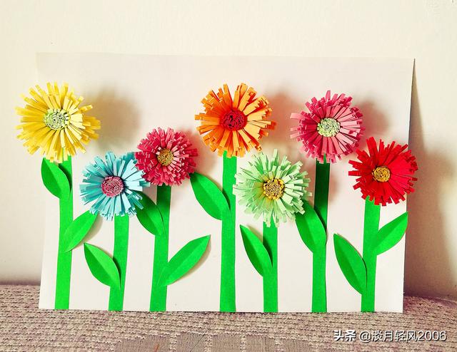 卡纸做立体花朵的简便教程（用卡纸贴一幅立体花朵贴画）