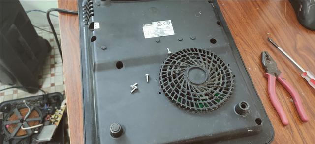 电磁炉的常见故障维修及分析（电磁炉维修不通电故障必坏这三个零件）(2)
