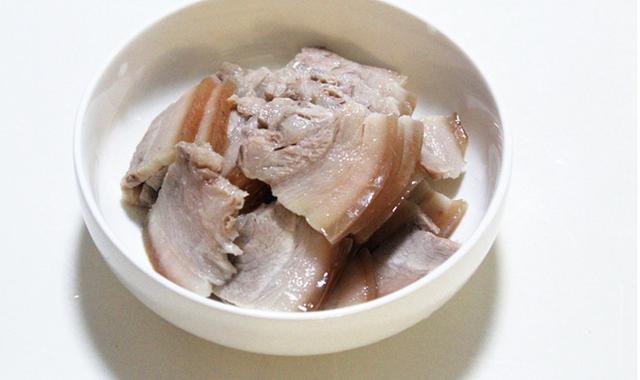超级好吃的尖椒回锅肉（南方人的尖椒回锅肉要这样做）(4)