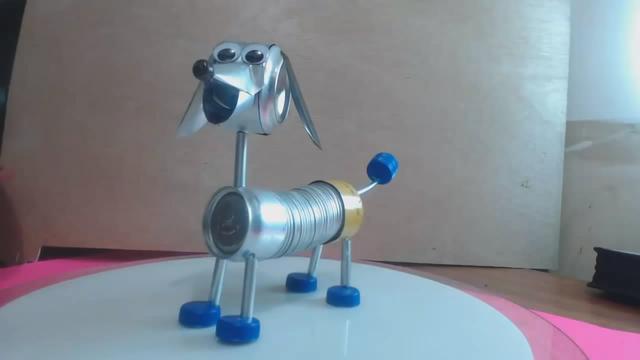 易拉罐如何快速制作小动物（教你如何用易拉罐制作可爱的玩具弹簧狗）(1)