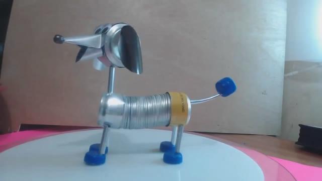 易拉罐如何快速制作小动物（教你如何用易拉罐制作可爱的玩具弹簧狗）(14)