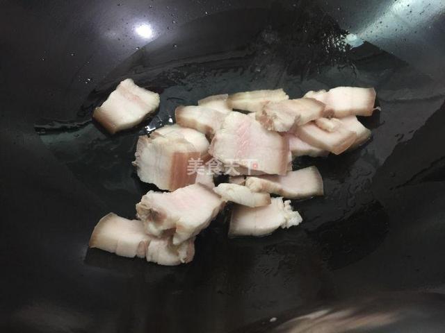 正宗回锅肉的做法步骤图解（四川回锅肉的做法大全）(5)