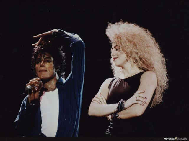 迈克尔杰克逊最危险一场演唱会（被载入吉尼斯世界纪录的巡演）(9)