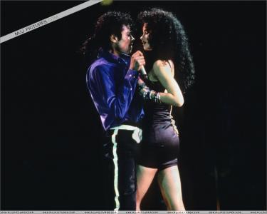 迈克尔杰克逊最危险一场演唱会（被载入吉尼斯世界纪录的巡演）(5)