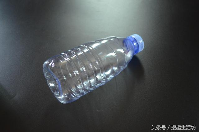 塑料瓶变废为宝简单不用热熔胶（塑料瓶别再扔了）(1)