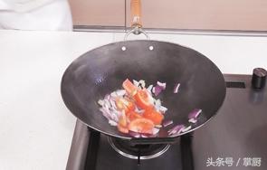 大虾海鲜菇汤的做法（明虾海鲜汤做法详解）(7)