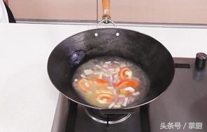 大虾海鲜菇汤的做法（明虾海鲜汤做法详解）(图8)