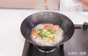 大虾海鲜菇汤的做法（明虾海鲜汤做法详解）(11)