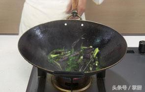 红菜苔怎么做又脆又好吃（红菜苔此时正当季）(6)