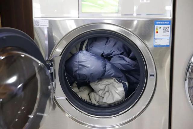 洗衣机空气洗功能都能洗哪类衣服（洗衣机水洗干洗都过时了）(2)