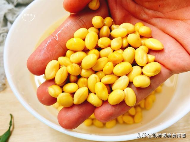 用什么方法可以让黄豆打豆浆（泡好的黄豆直接打成浆就错了）(3)