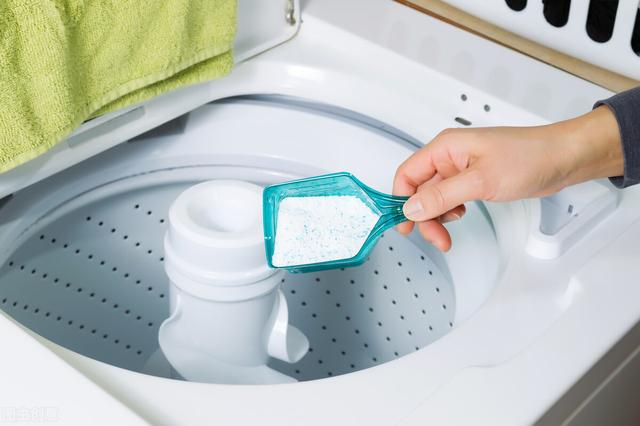 洗衣机里面太脏了用什么洗呢（为什么洗衣机越洗越脏）(3)