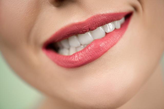 洁白牙齿的牙膏有哪几种（含什么成分的牙膏能使牙齿更白）(7)