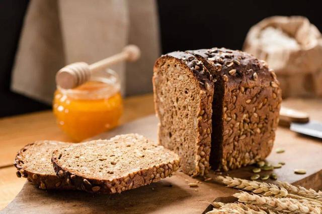 无糖全麦面包真的对减肥瘦身有效果吗（无糖全麦面包真的对减肥瘦身有效果吗）