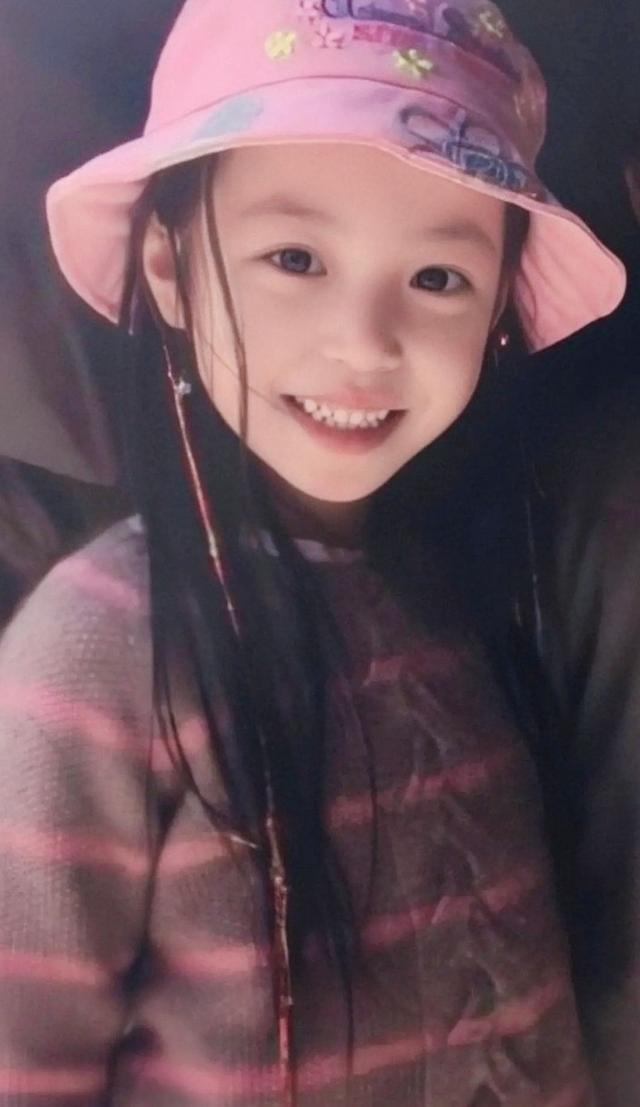 赵薇11岁女儿清澈大眼（小时候像黄有龙）(8)