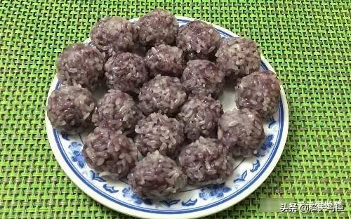 紫薯丸子的做法最简单的（面食花样做法紫薯糯米丸子）(10)