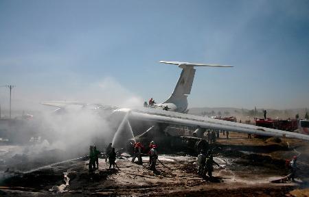 南航飞机坠落事件原因（南航载143名乘客航班起落架故障）(3)