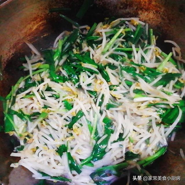 韭菜炒绿豆芽有什么功效（春天应该多吃这两种蔬菜）(8)