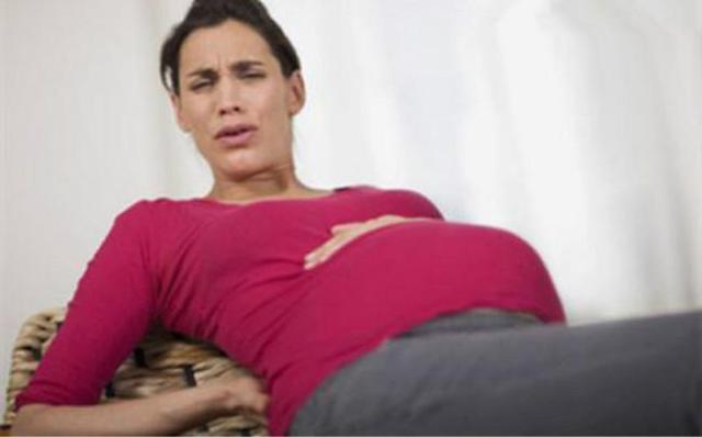 怀孕7个月肚子下面痛是怎么回事（怀孕七个月肚子有一处按下去很疼痛是什么原因）(1)