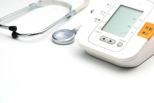 家用血压计不准怎么调试（家里的电子血压计不准了）(2)
