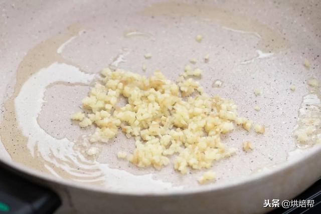 如何用水饺皮做烧麦（用饺子皮做出来的烧麦）(6)