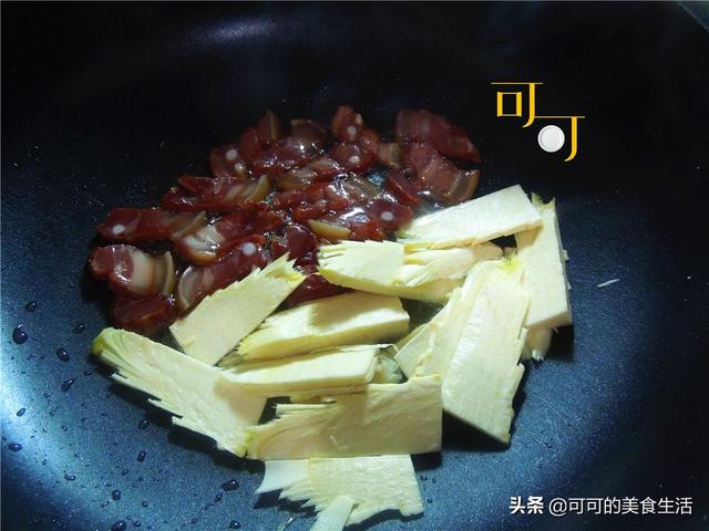云南腊肉汤里炖什么好吃 年前这样的腊肉炖菜(7)