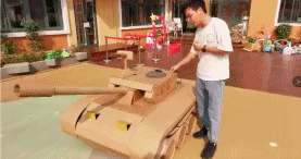 手工制作第一名坦克（巧手老爸太硬核）(2)