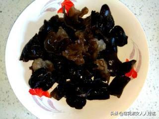 青瓜木耳烧豆腐的做法（木耳黄瓜烧豆腐的做法）(2)