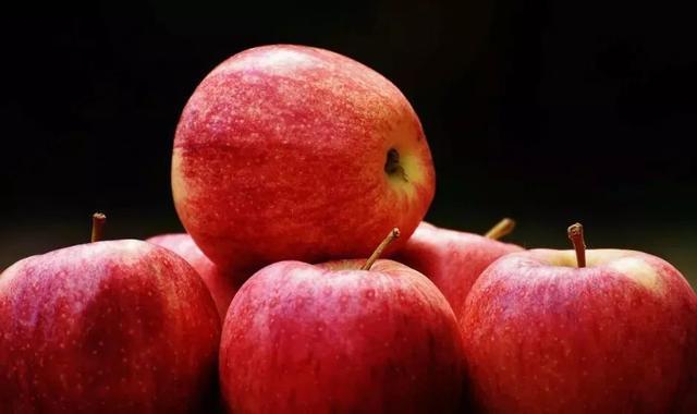 苹果与枸杞冰糖一起煮有什么功效（苹果和它一起煮水喝）(图9)