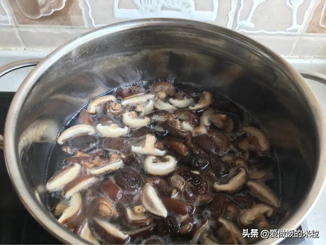 韭菜跟香菇怎么做菜好吃（简单易操作的家常菜）(3)