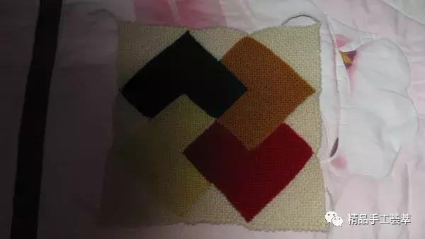 怎样用搓板针手工织斜纹毛毯（简单的搓板针织出一个超赞的小毛毯）(10)