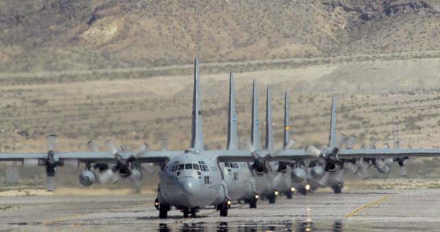 c-2灰狗运输机最大起飞重量（C-130运输机到底有多大）(4)