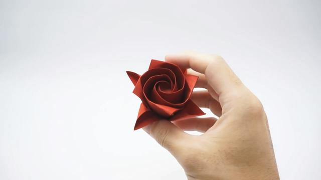 教你折纸漂亮的玫瑰花（用这个方法折纸玫瑰花）(2)