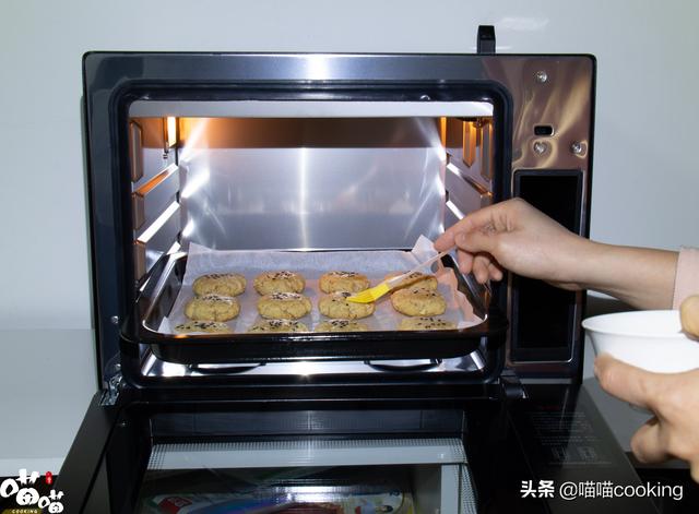 老式核桃酥用电烤档的做法（放假在家除了瓜子和花生）(12)