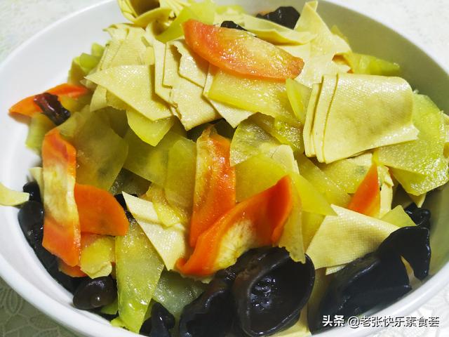 五香豆腐干怎么炒菜吃（干豆腐搭配普通食材）(10)