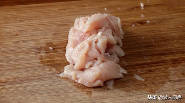 鸡胸肉怎样做才好吃详细教程（鸡胸肉这样做嫩滑好吃）(3)
