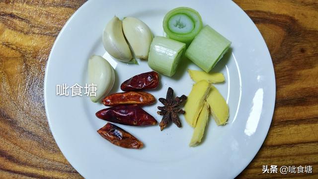 大黄花鱼的红烧做法大全家常（黄花鱼是越黄越好吃吗）(4)